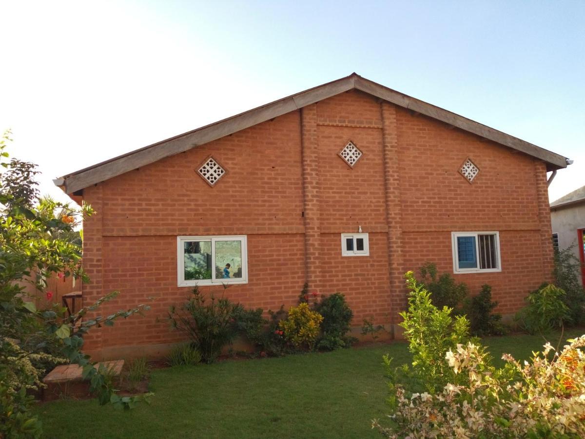 Maison Charlotte Forever Chambre D'Hotes Chez Un Couple Belgo Togolais Lomé Exterior foto