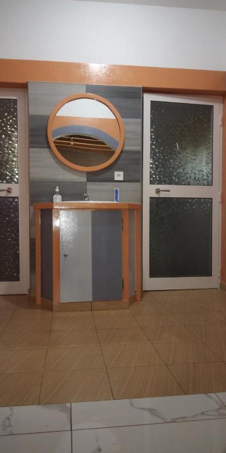 Maison Charlotte Forever Chambre D'Hotes Chez Un Couple Belgo Togolais Lomé Exterior foto