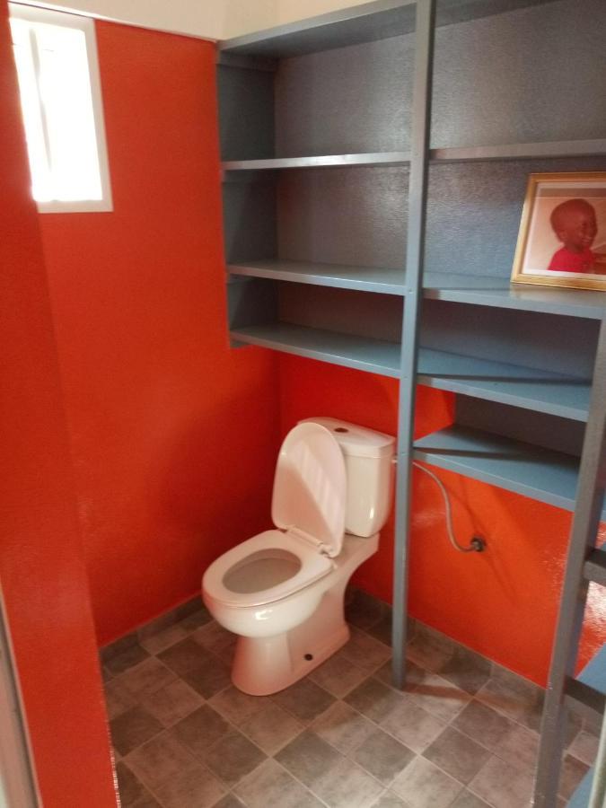 Maison Charlotte Forever Chambre D'Hotes Chez Un Couple Belgo Togolais Lomé Exterior foto